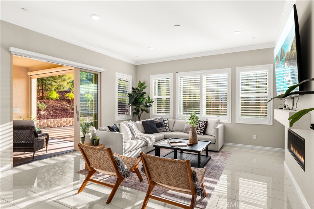 2413 Sierra Bella Drive