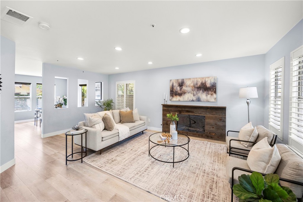 406 E. Center St.