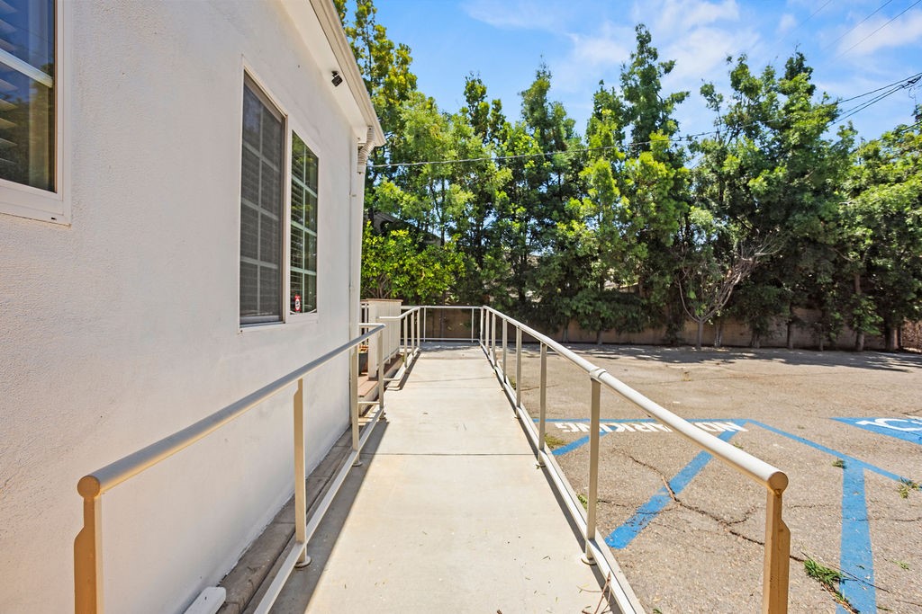607 N Anaheim Boulevard