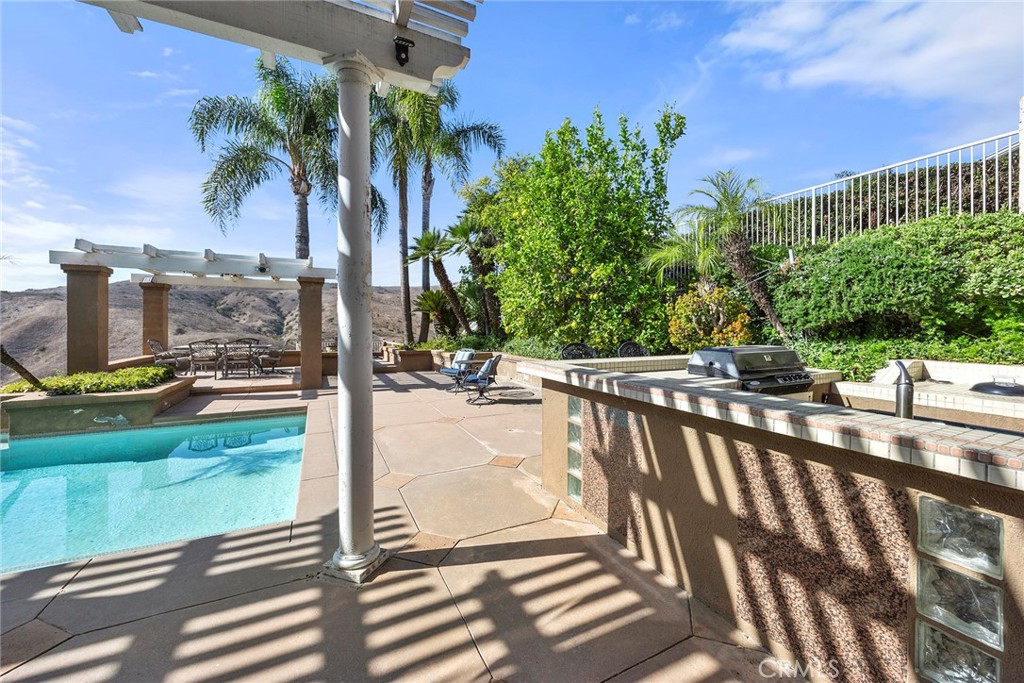 4890 Green Crest