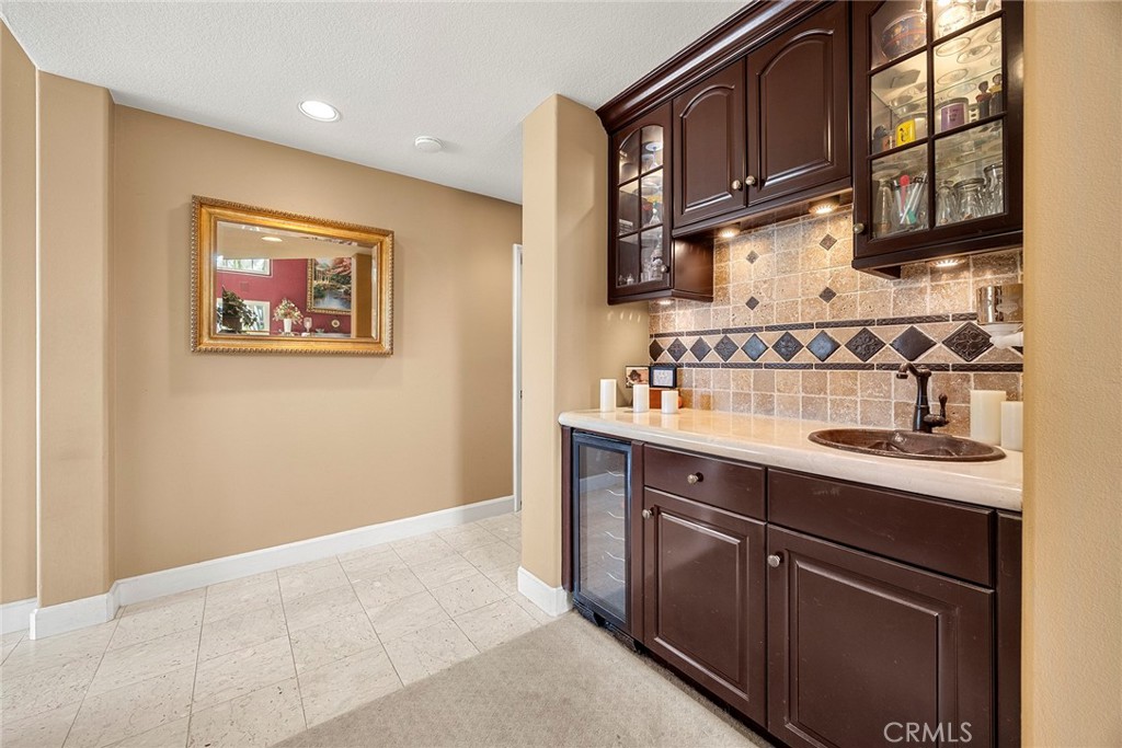 4890 Green Crest