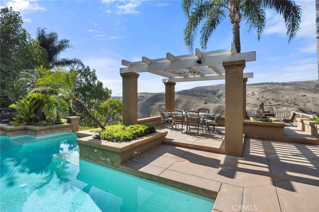 4890 Green Crest