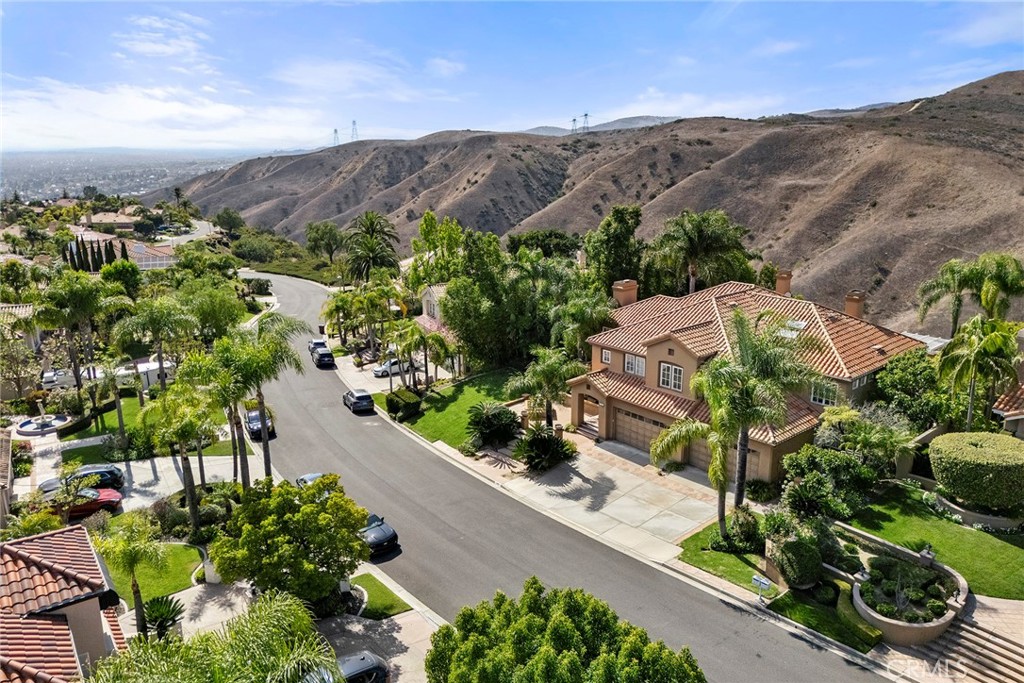 4890 Green Crest