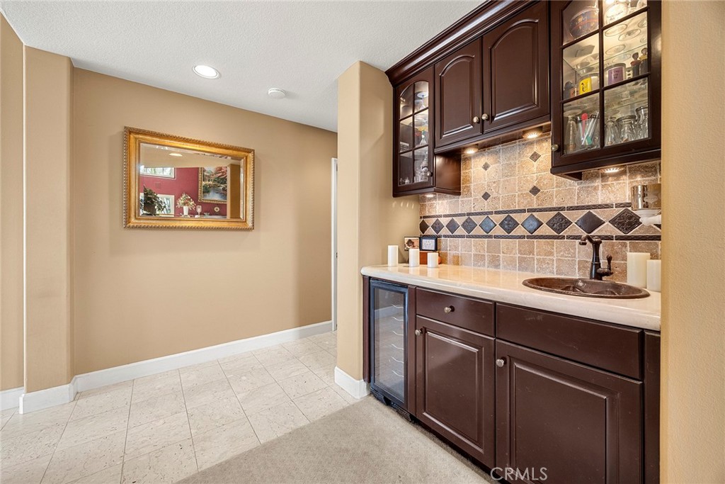 4890 Green Crest