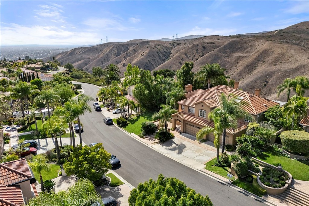 4890 Green Crest