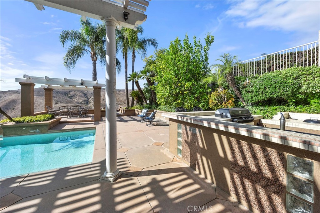 4890 Green Crest