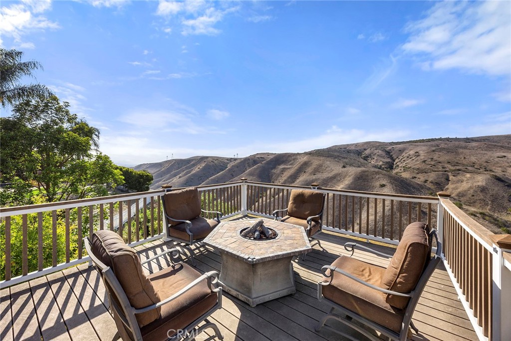 4890 Green Crest