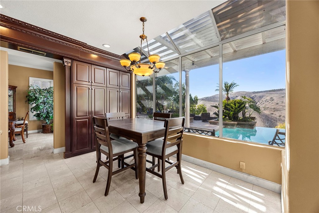 4890 Green Crest