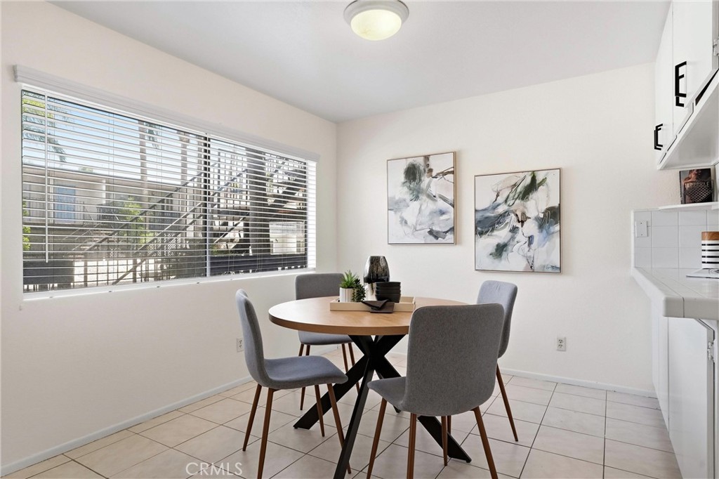 25930 Narbonne 137