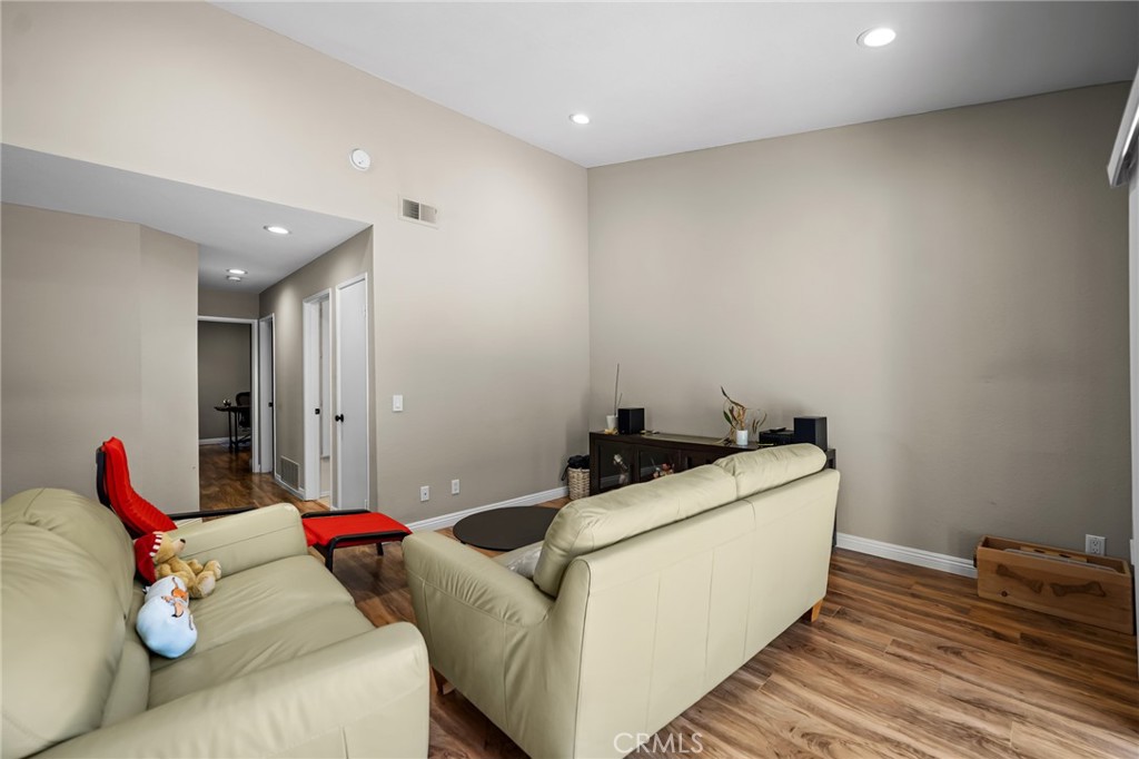 1315 Albariza Drive 5