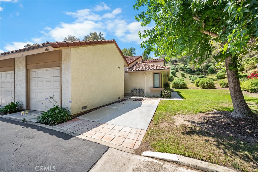 1315 Albariza Drive 5