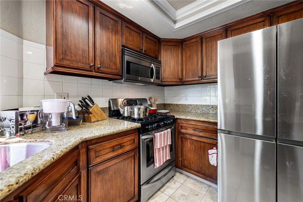1315 Albariza Drive 5