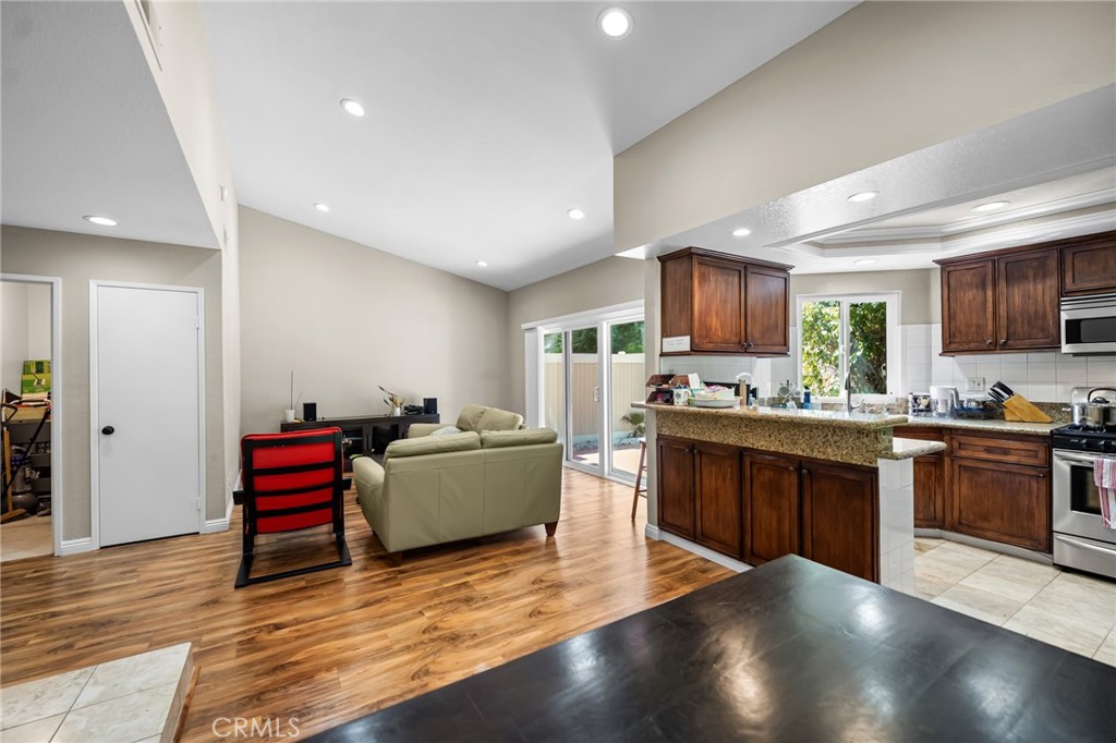 1315 Albariza Drive 5