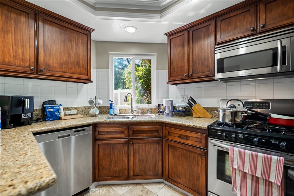 1315 Albariza Drive 5