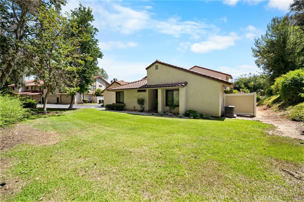 1315 Albariza Drive 5