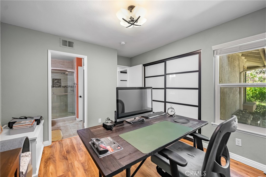 1315 Albariza Drive 5
