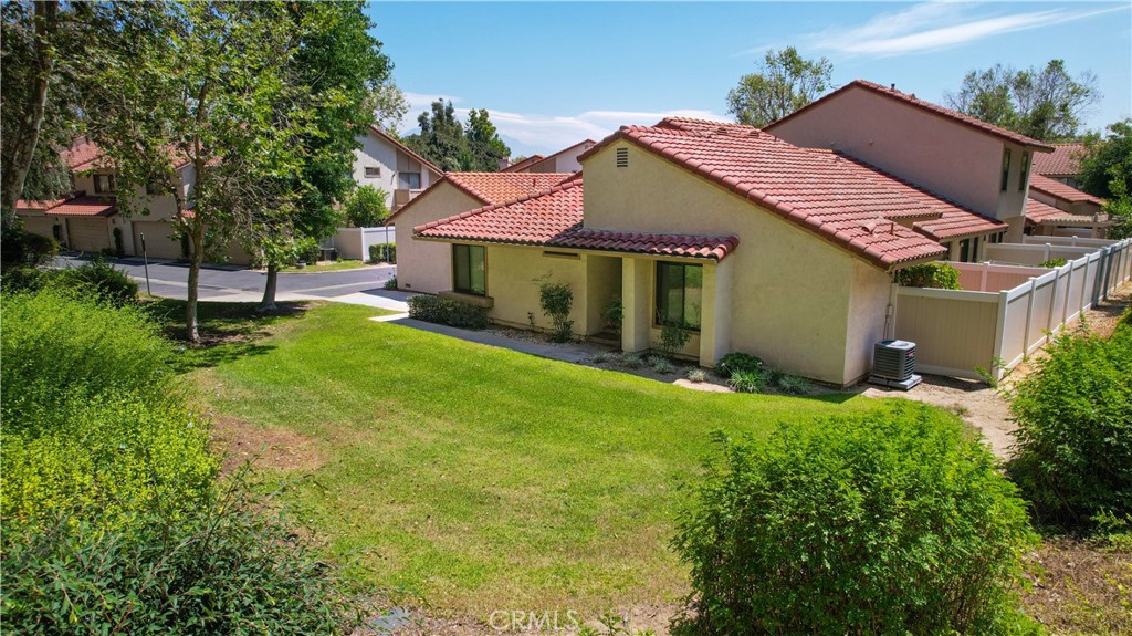 1315 Albariza Drive 5