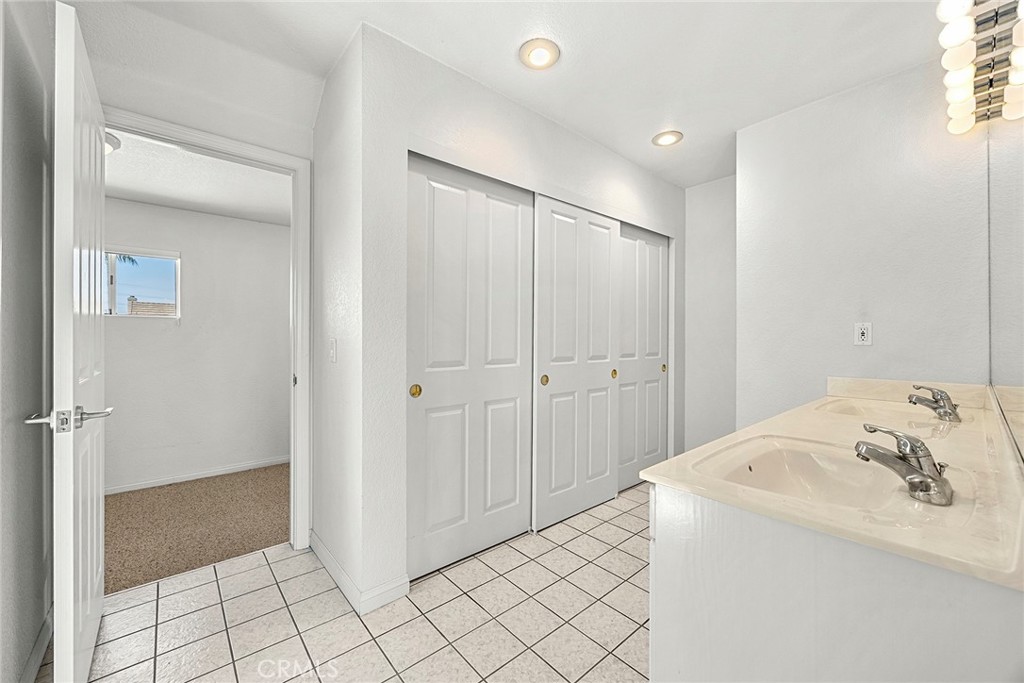 5812 Crestview