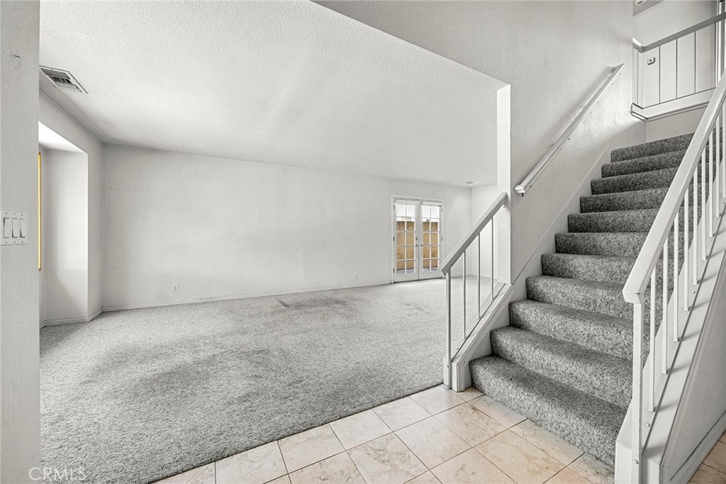 5812 Crestview