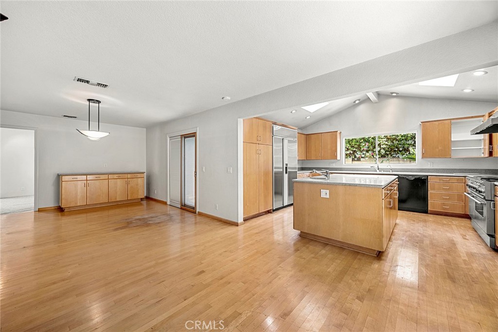 5812 Crestview