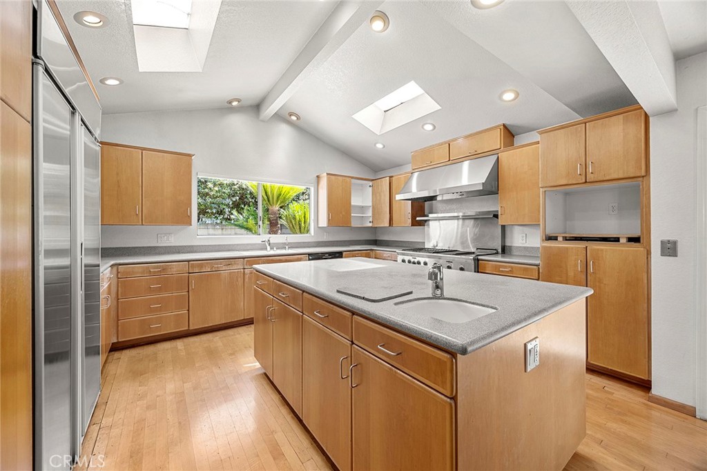5812 Crestview
