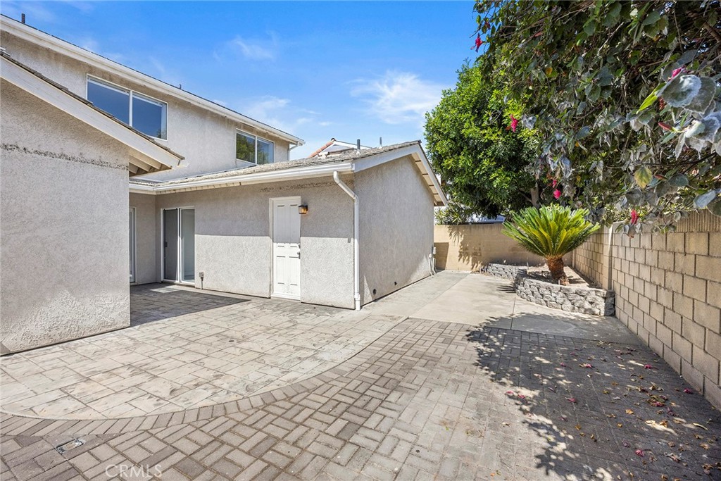 5812 Crestview