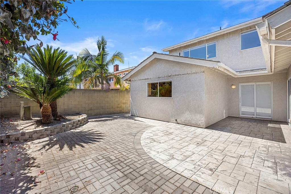 5812 Crestview