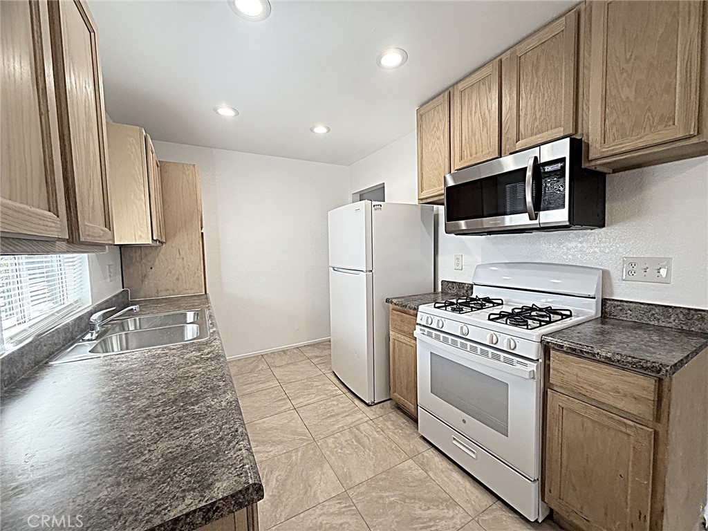 30 E Blueridge