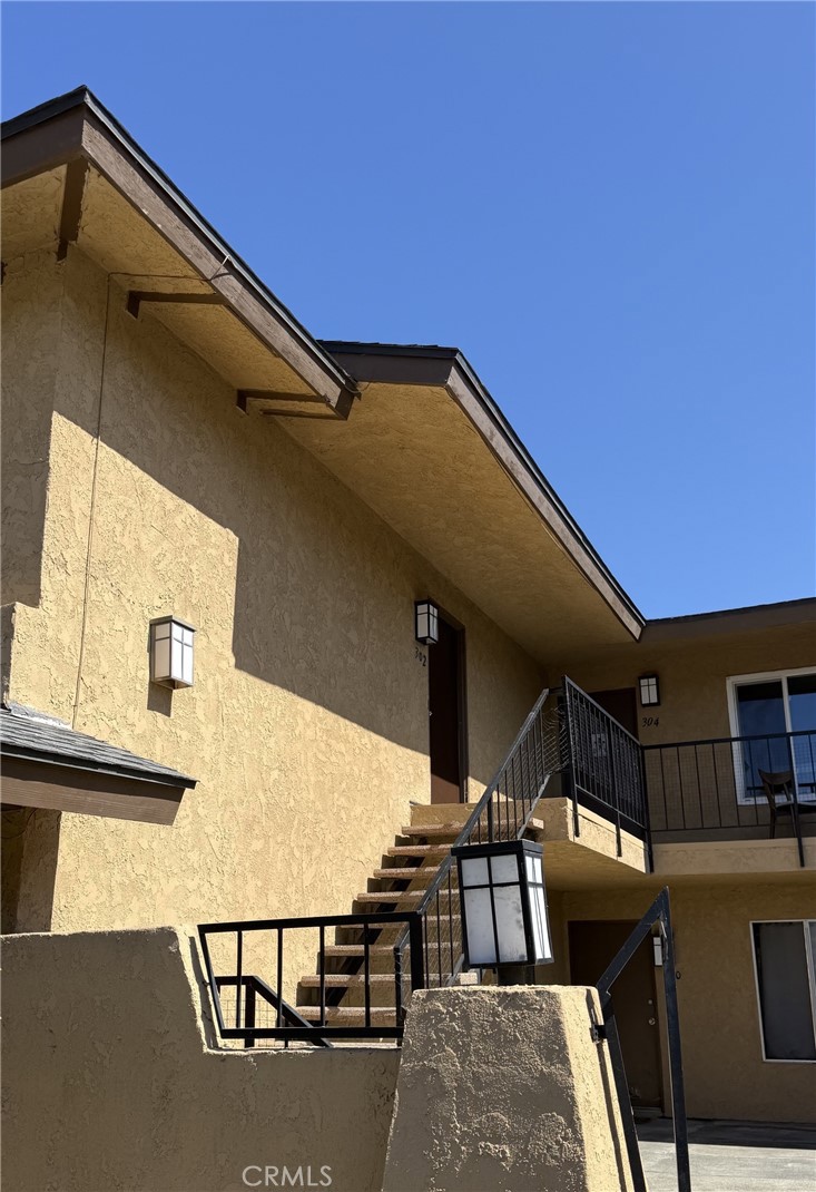 30 E Blueridge