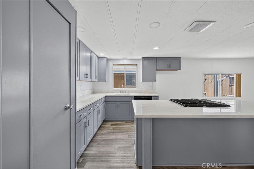 9080 Bloomfield 84