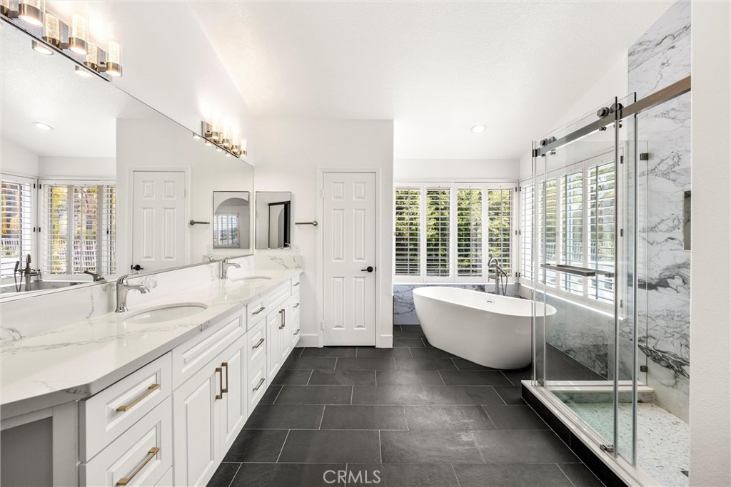 4825 Stonehaven