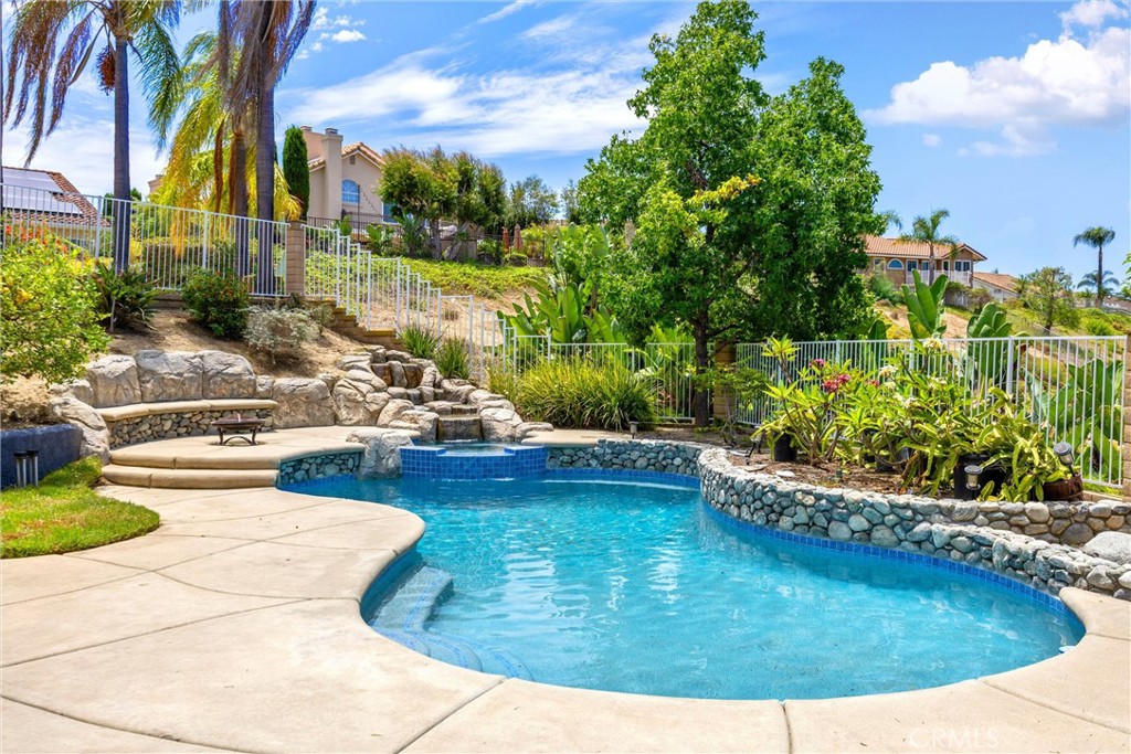 4825 Stonehaven