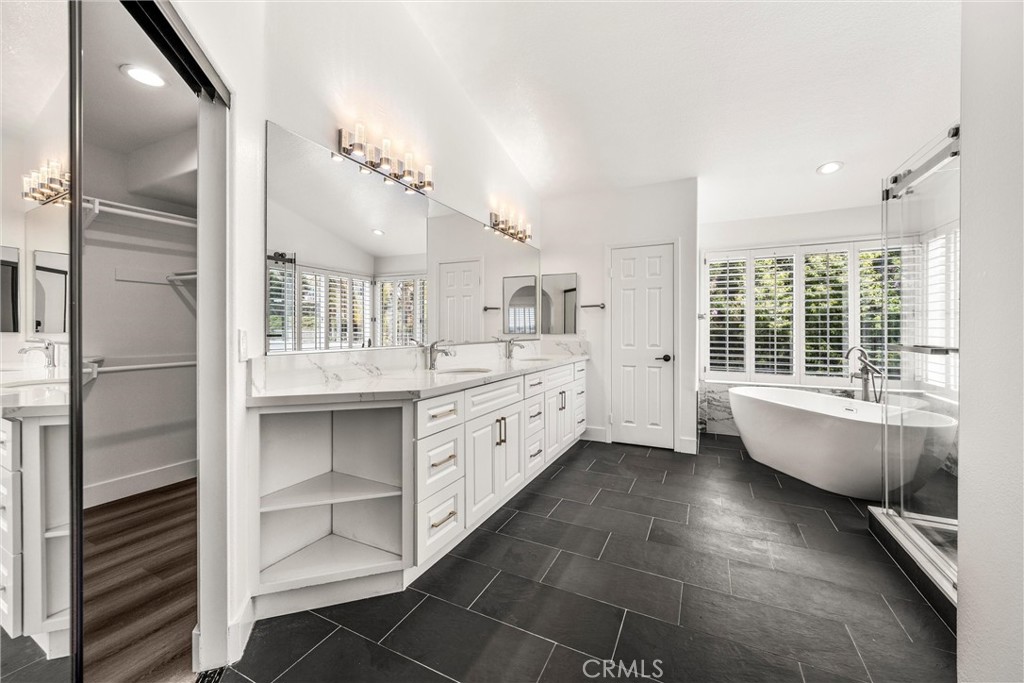 4825 Stonehaven