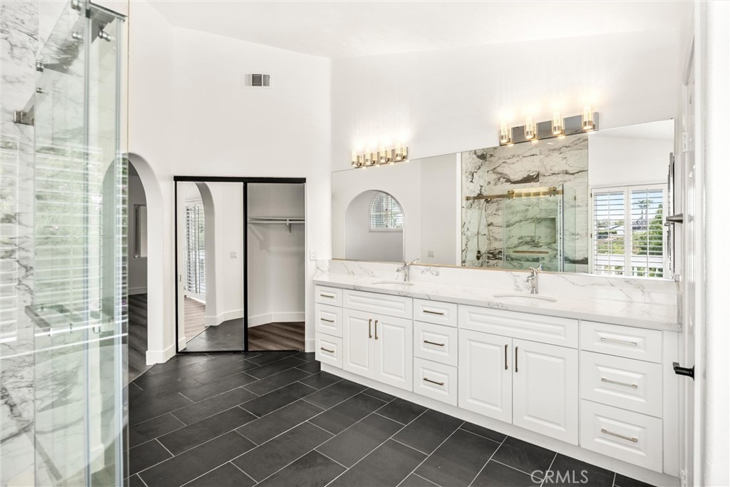 4825 Stonehaven