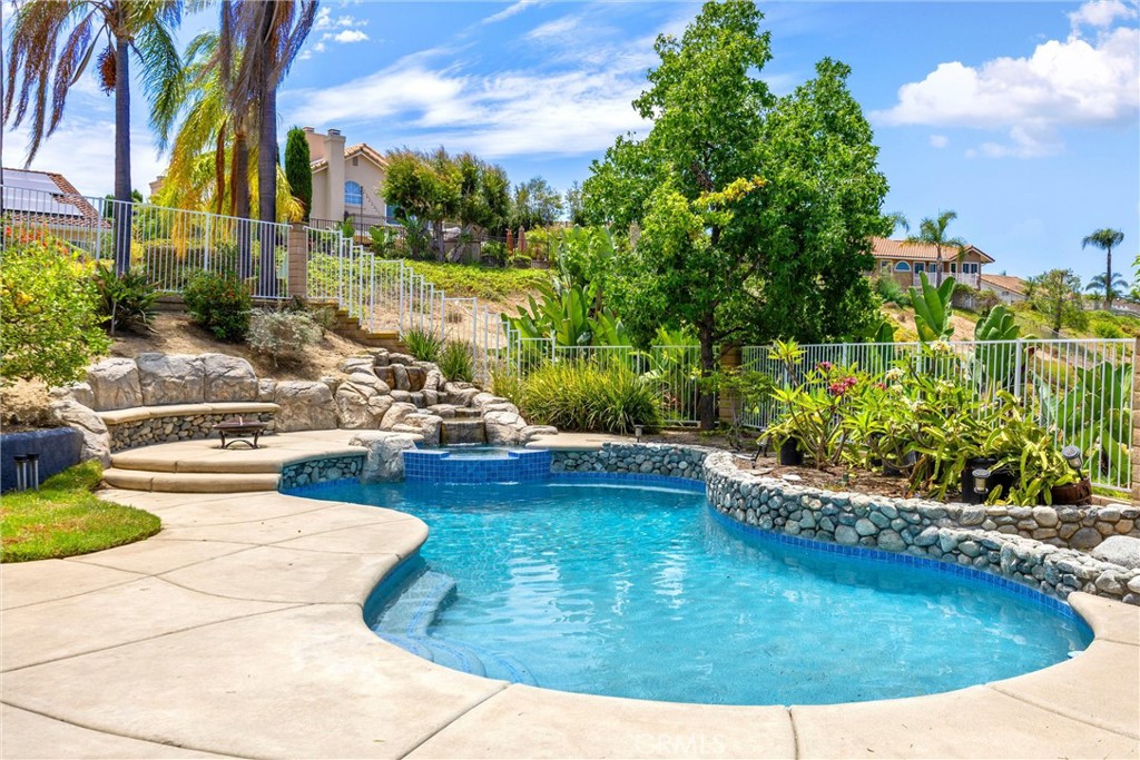 4825 Stonehaven