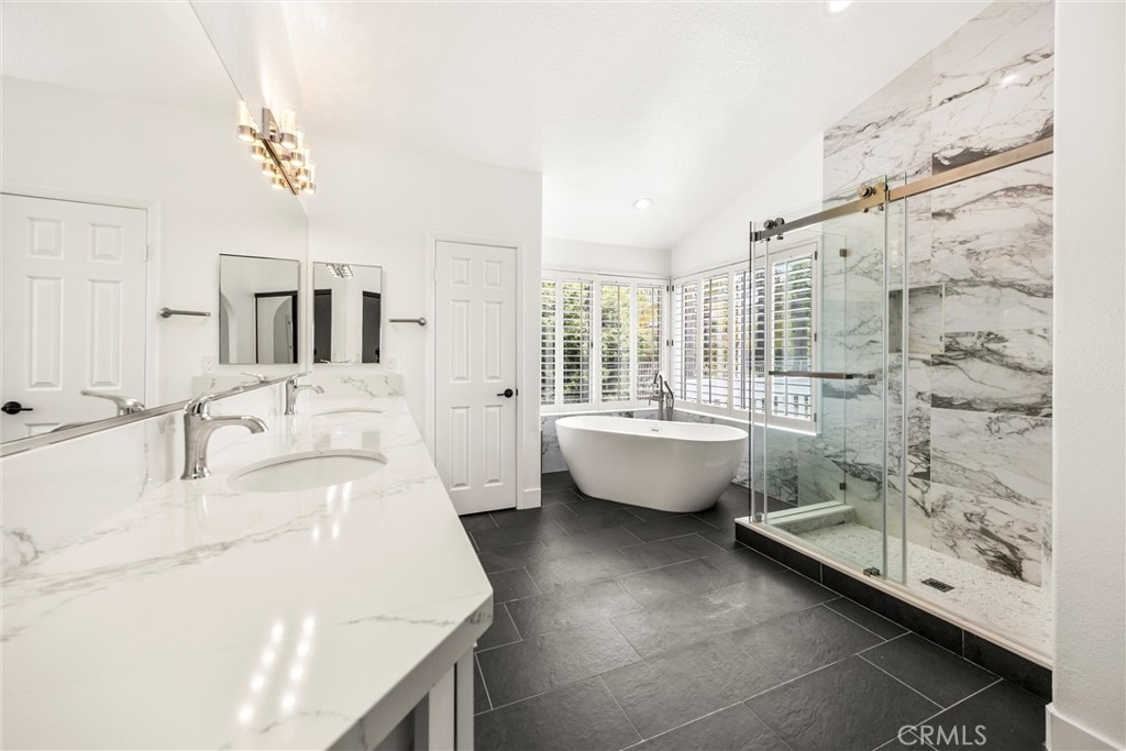 4825 Stonehaven