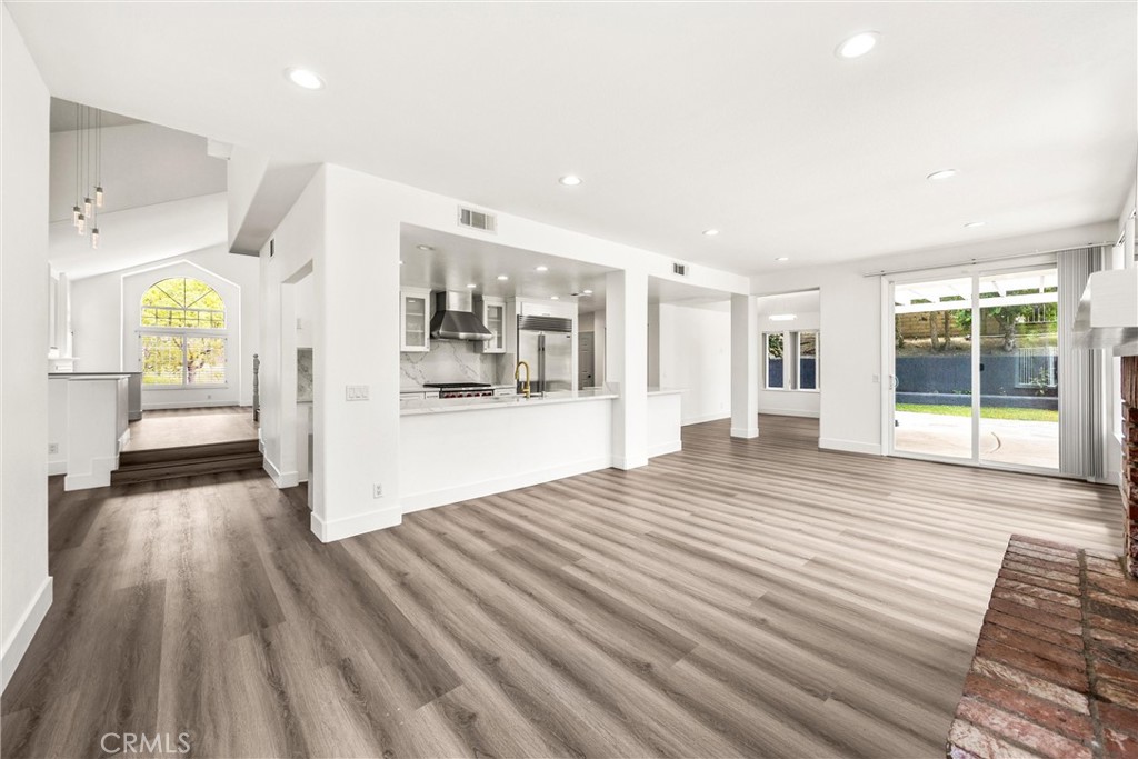 4825 Stonehaven
