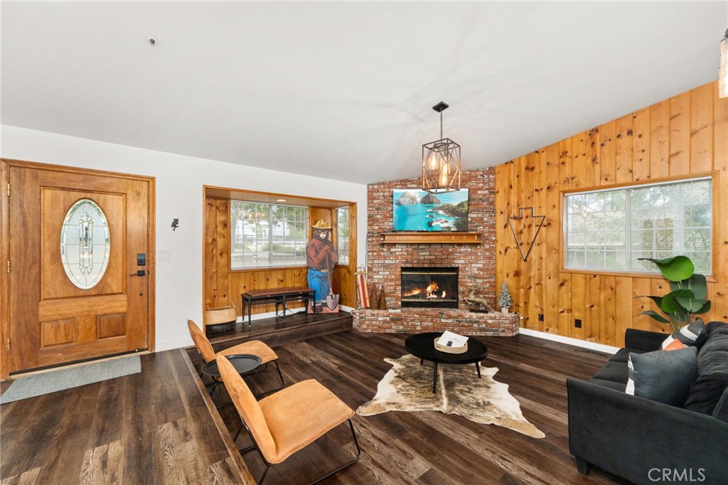 1541 Krause Lane
