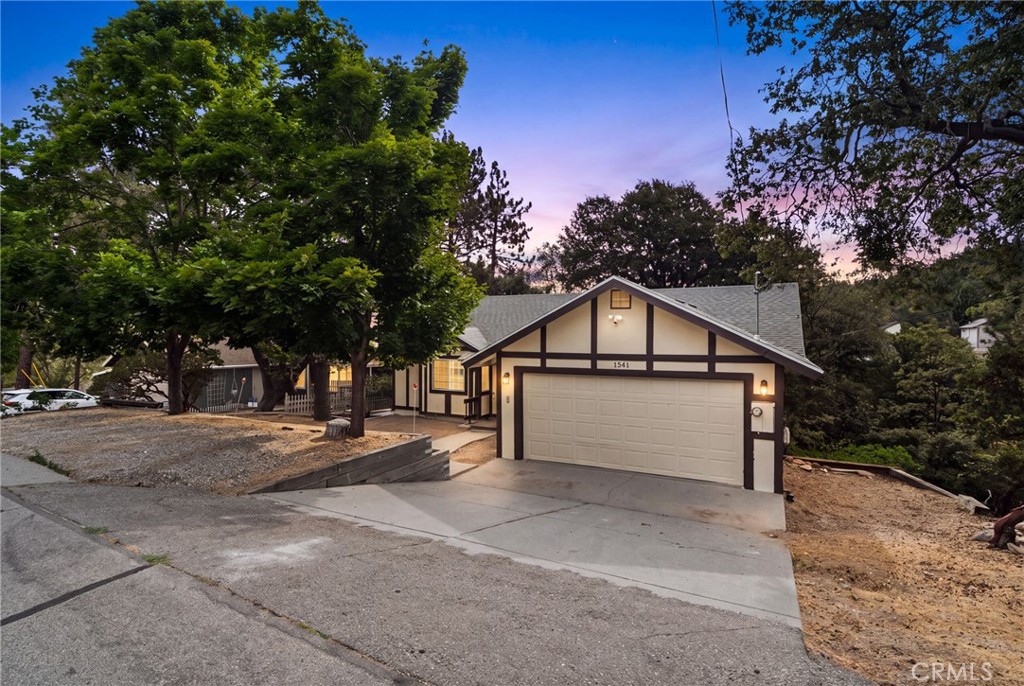 1541 Krause Lane