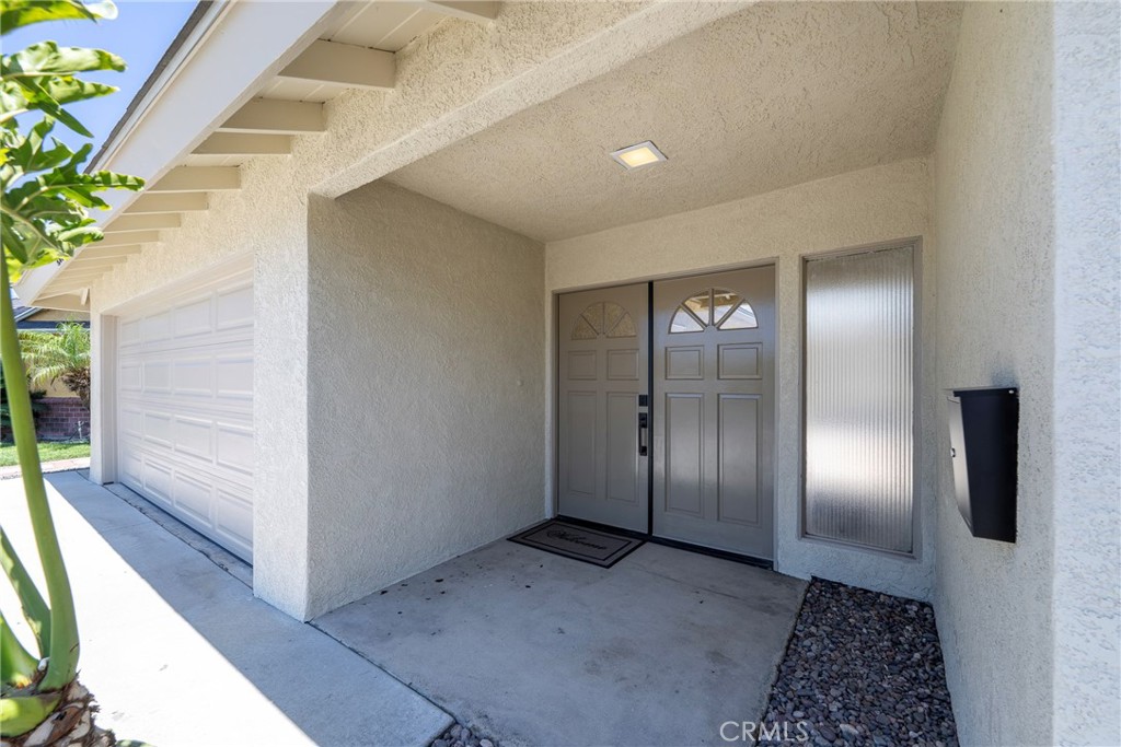 2115 E South Redwood Dr