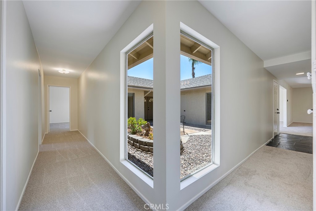 2115 E South Redwood Dr