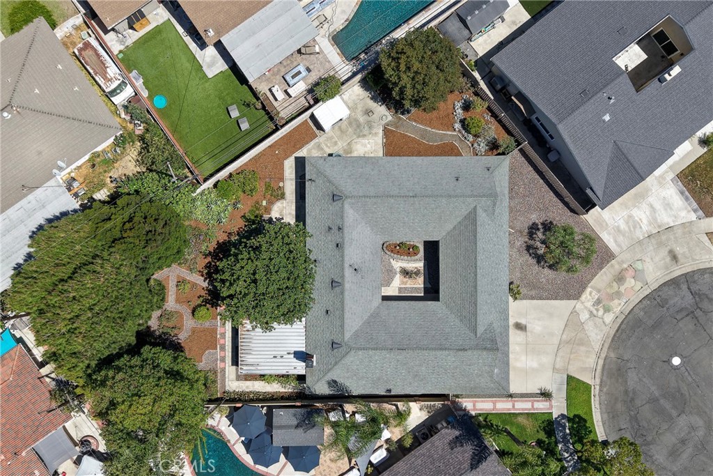 2115 E South Redwood Dr