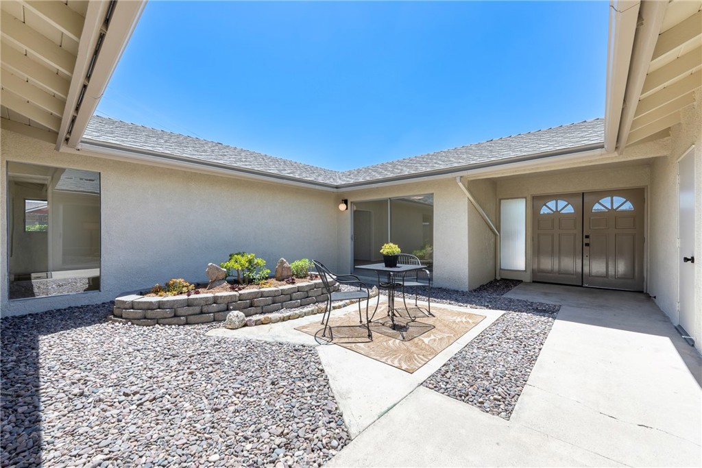 2115 E South Redwood Dr