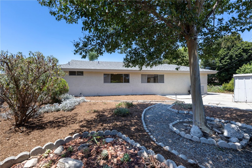 2115 E South Redwood Dr