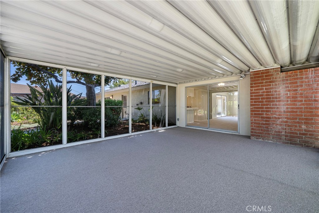 2115 E South Redwood Dr