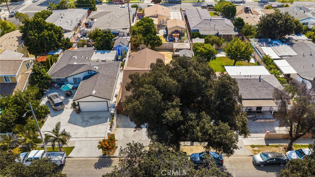2211 Oak Street