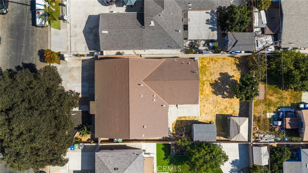 2211 Oak Street