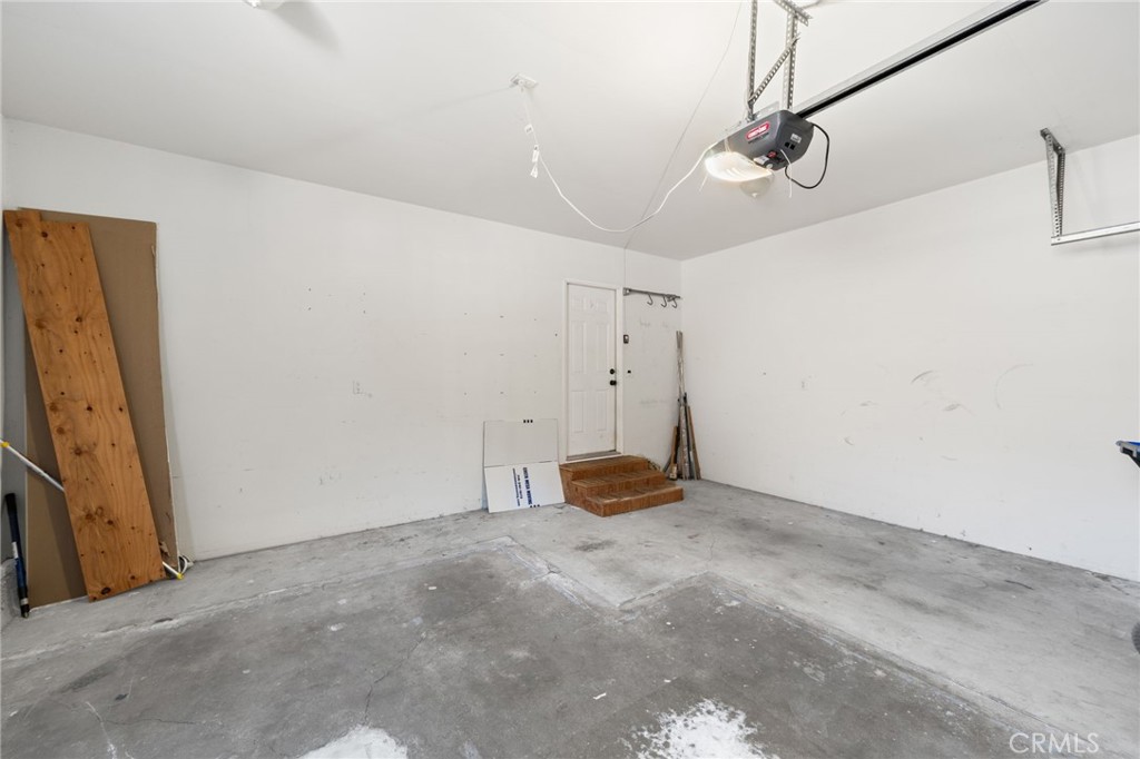 2211 Oak Street