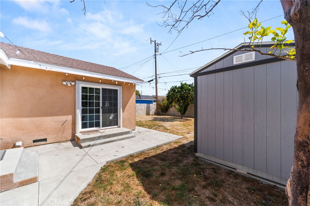 2211 Oak Street