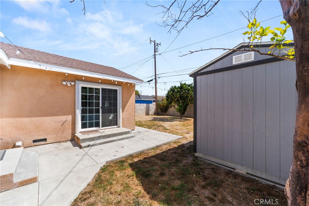2211 Oak Street